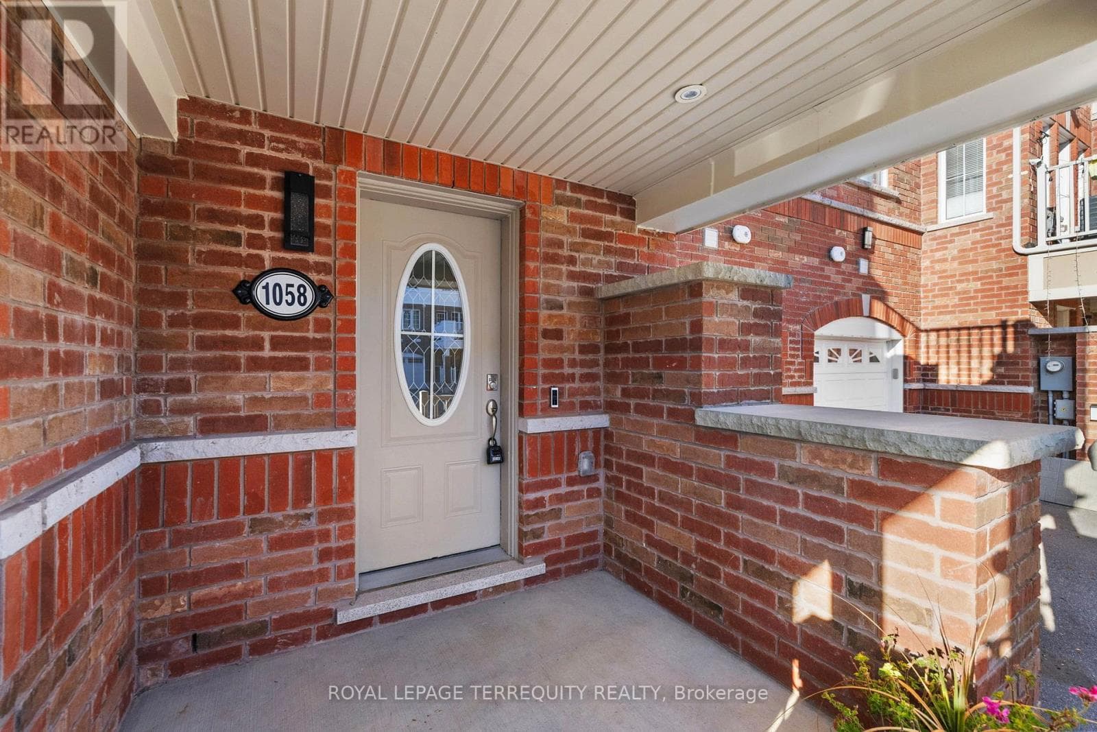 1058 CLIPPER LANE — photo 5
