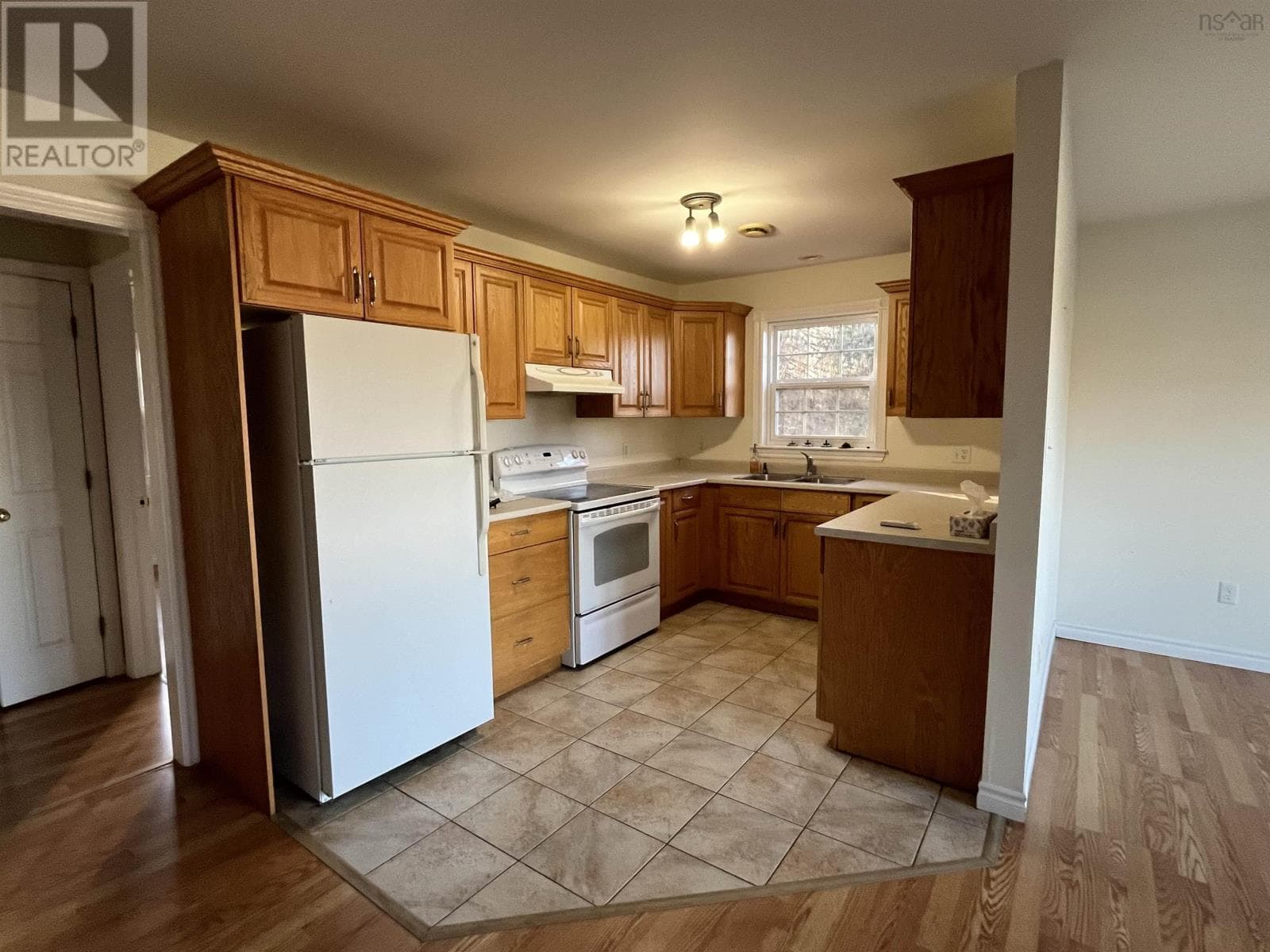 8 KIMBROUGH COURT — photo 4