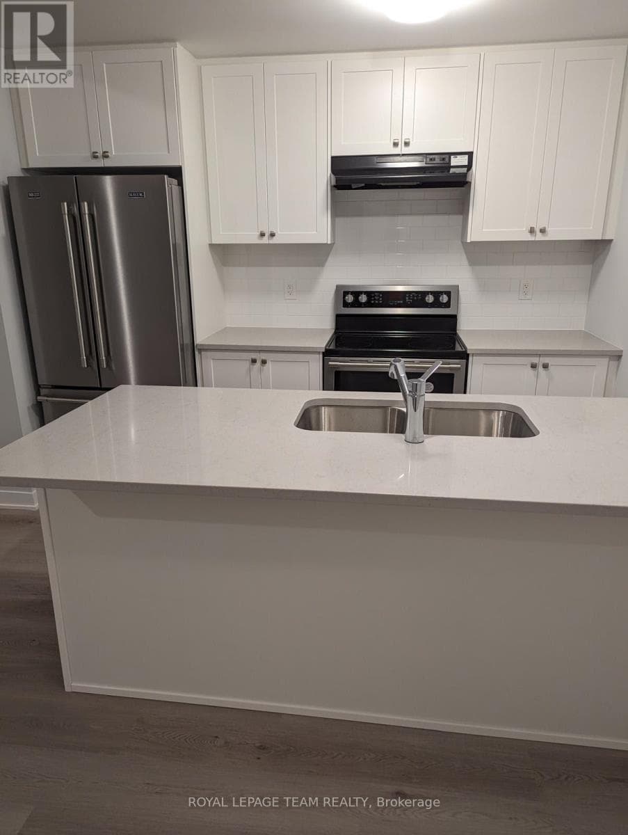 606 LILLIAN FREIMAN PRIVATE — photo 4