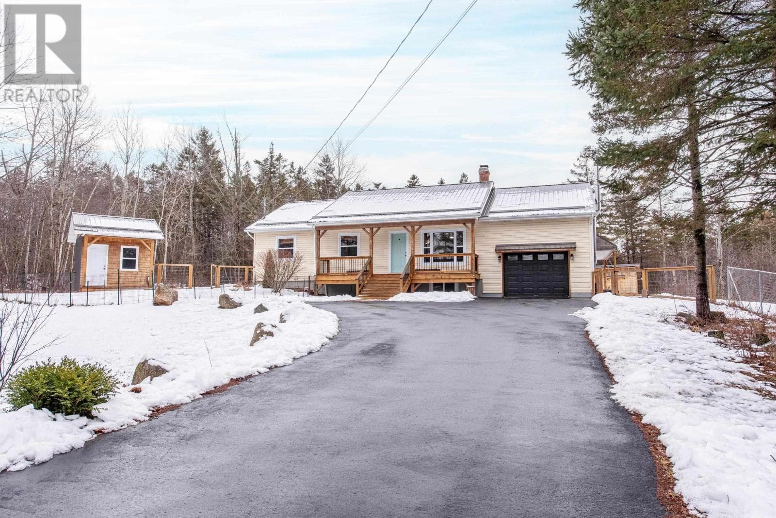 355 OAK ISLAND ROAD in 