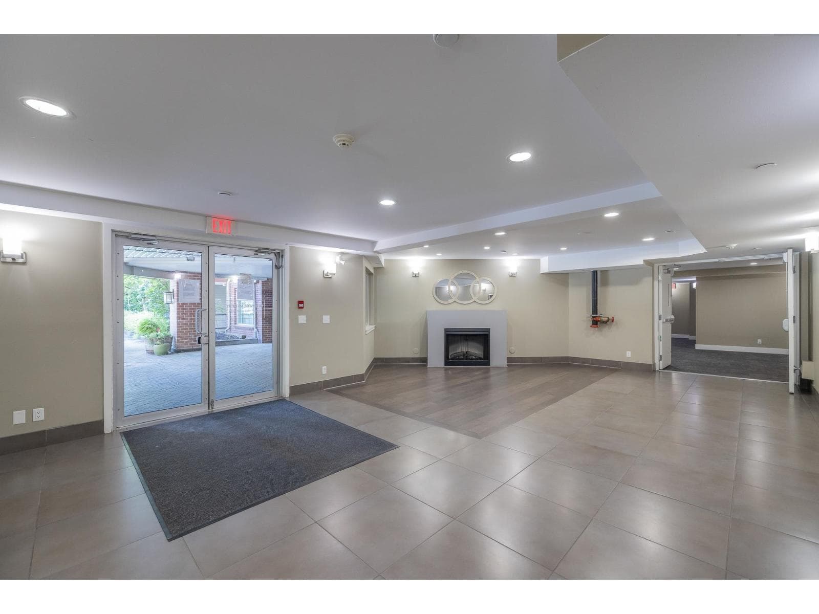 418 2233 MCKENZIE ROAD — photo 4