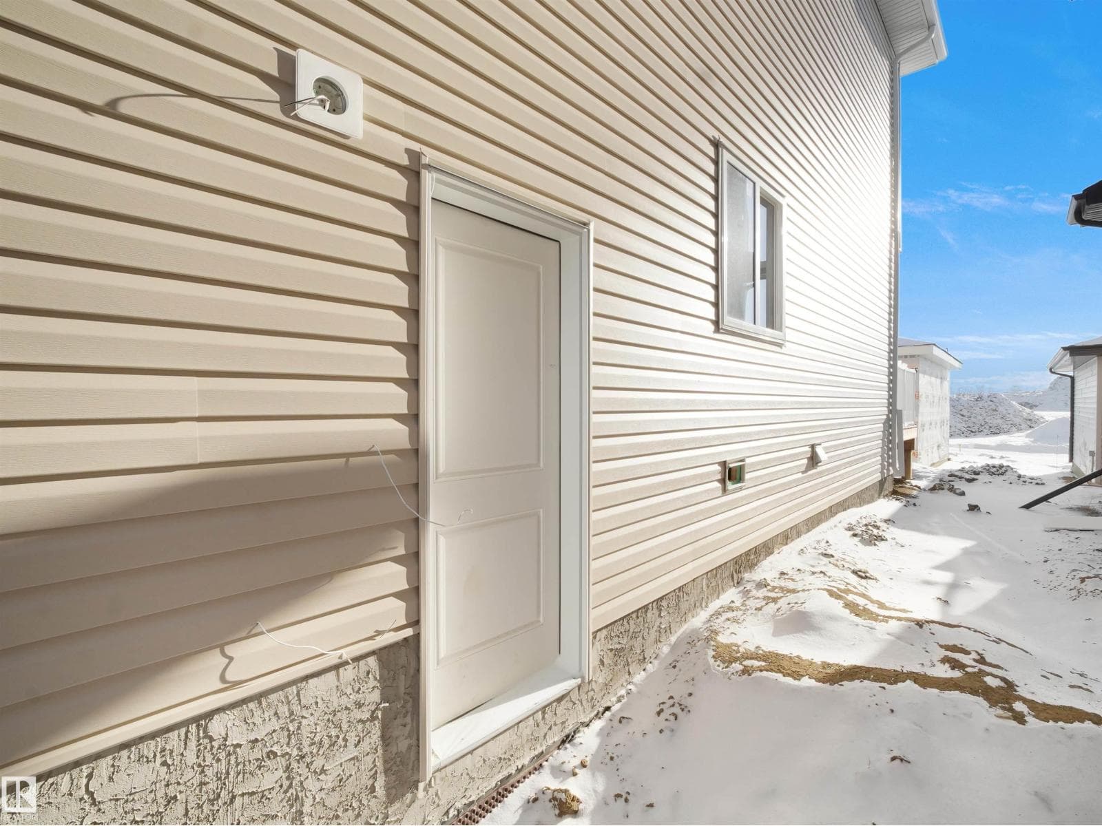 332 ROBERTS WD — photo 3