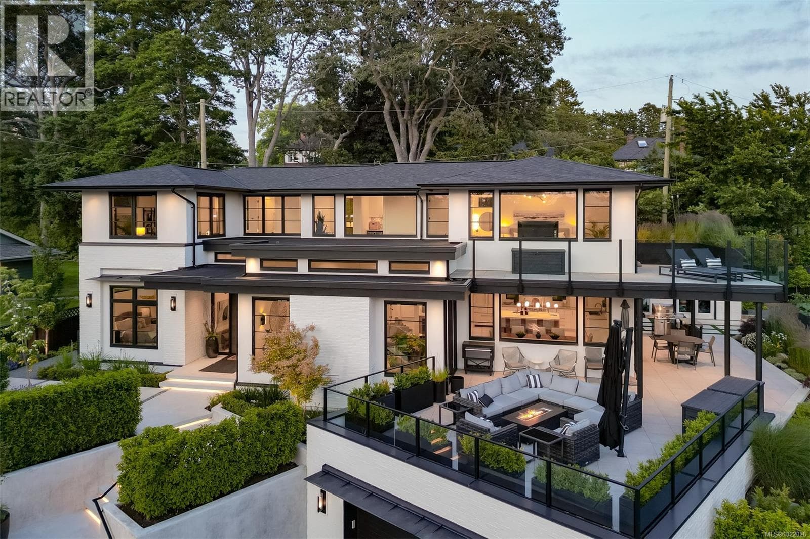 717 ROBLEDA CRESCENT in Rockland