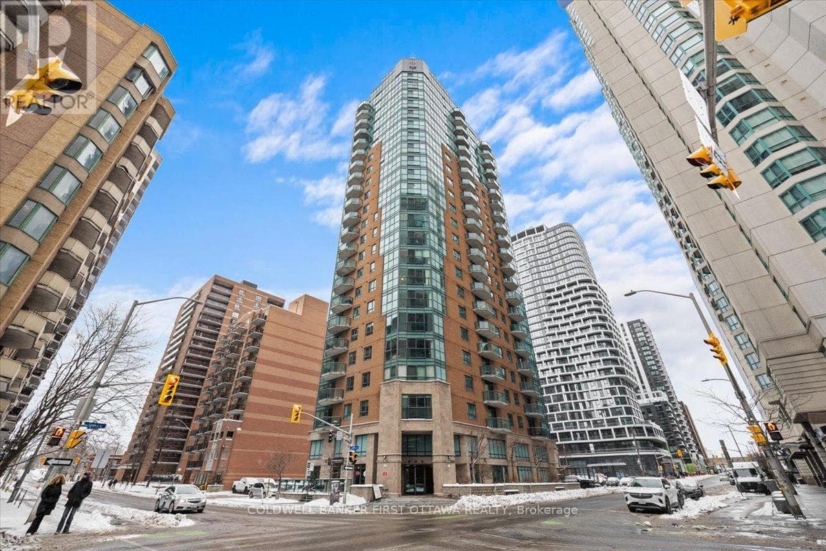 1401 - 445 LAURIER AVENUE W in CENTRETOWN