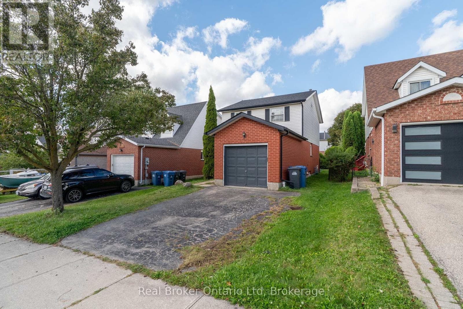 25 SIDNEY CRESCENT — photo 2