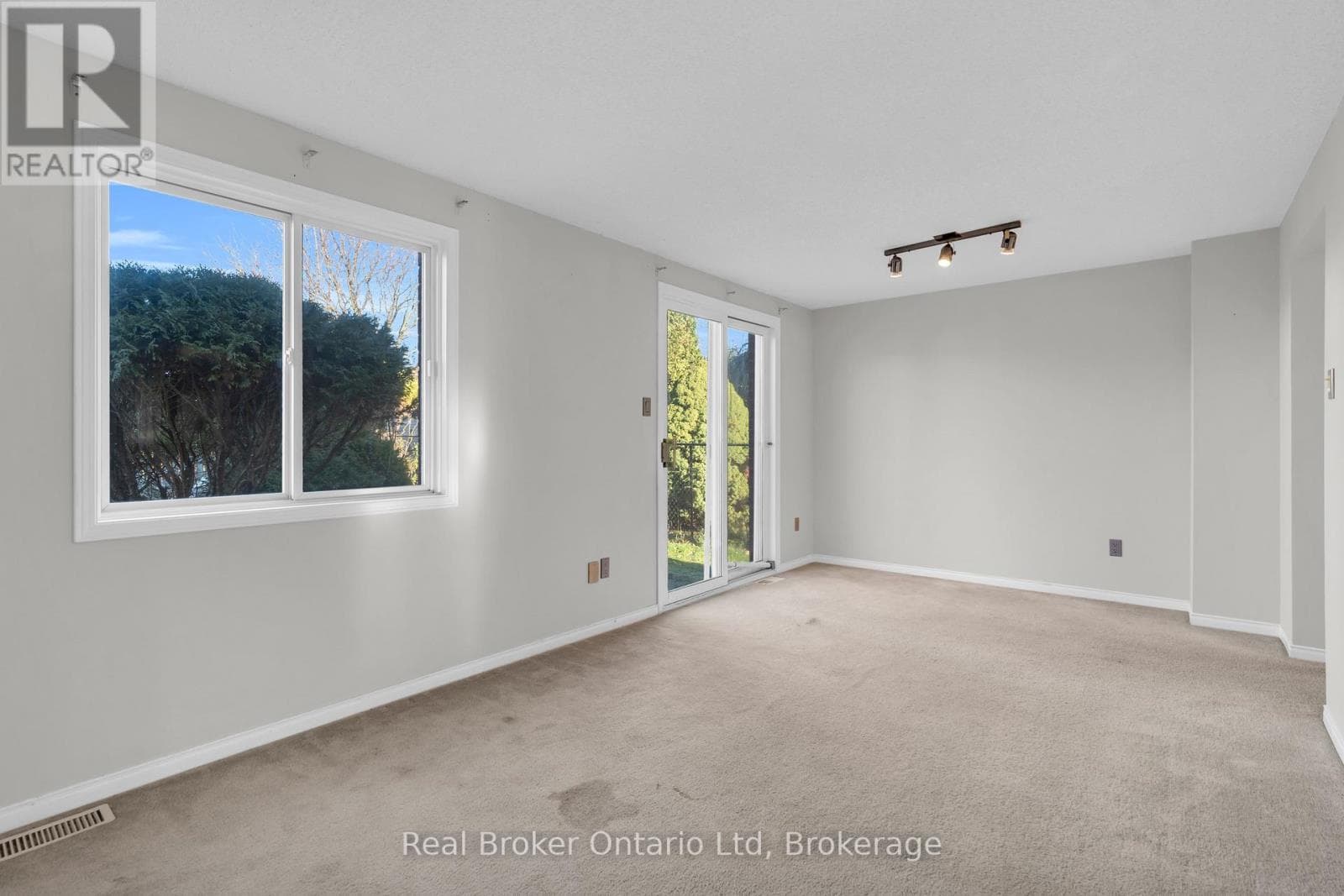 25 SIDNEY CRESCENT — photo 5