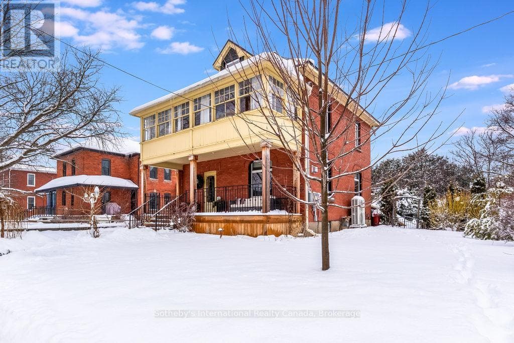 12 ELIZABETH STREET W in 