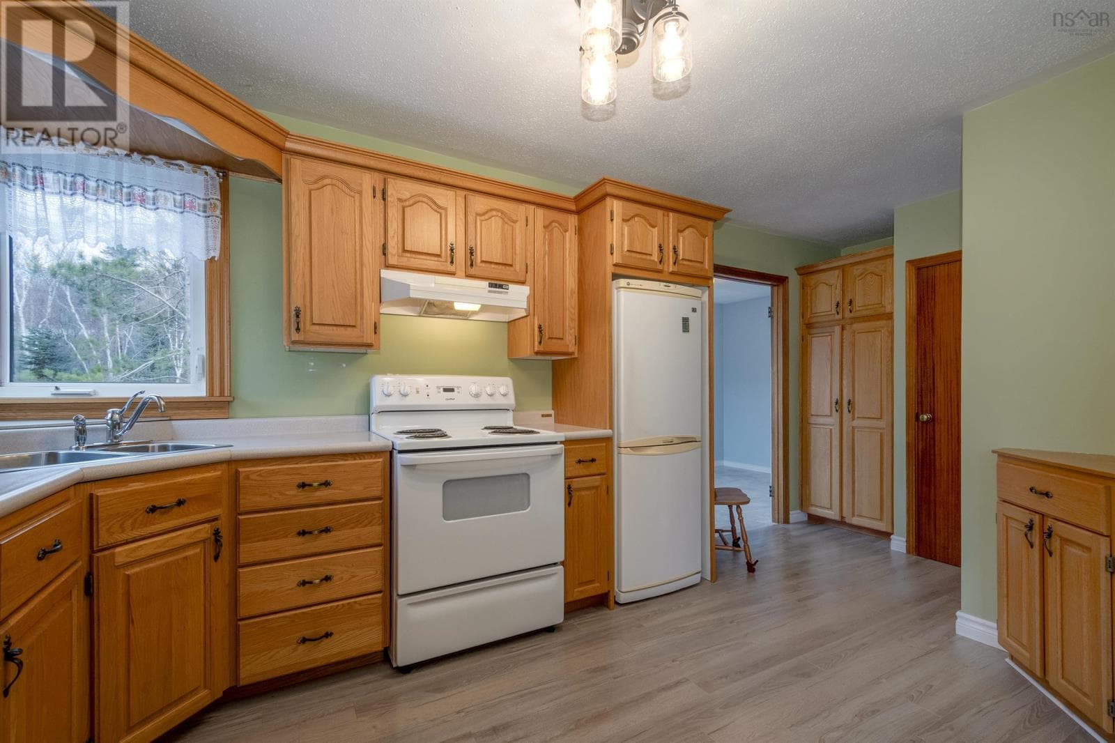 4231 SHORE ROAD WEST — photo 4
