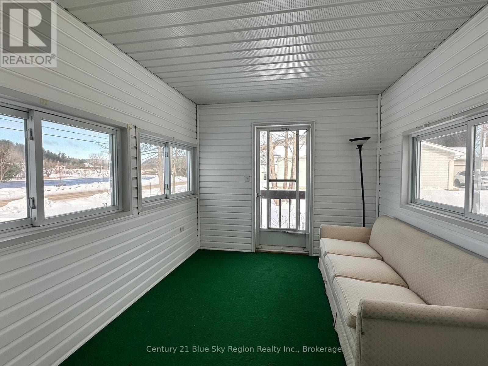 391 MATTAWAN STREET, North Bay — photo 2