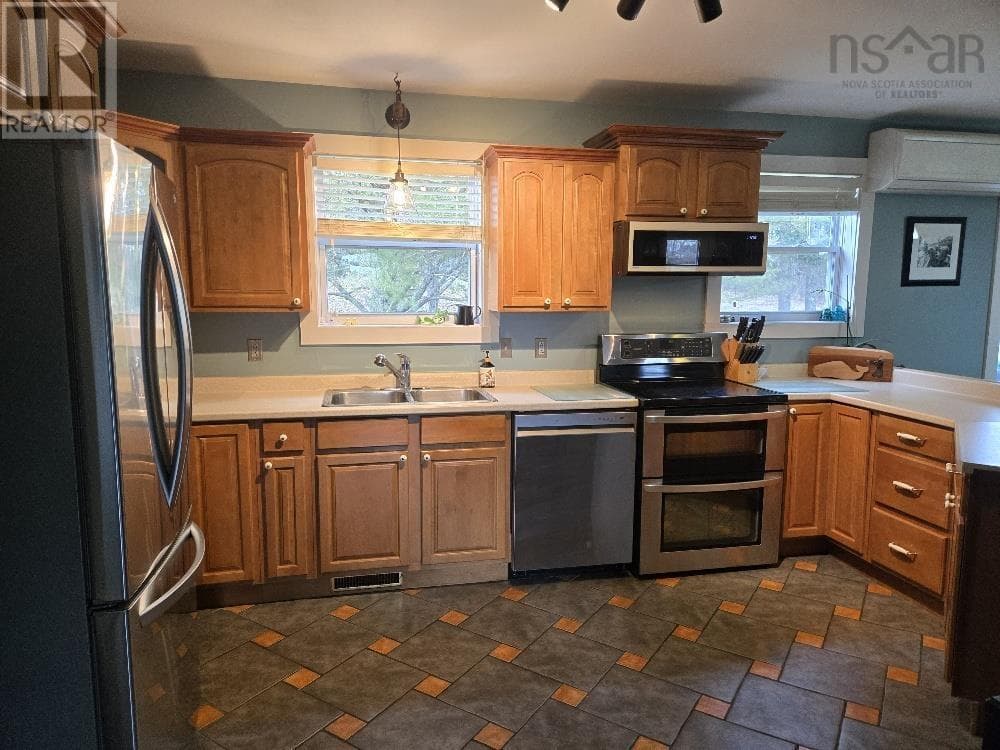 62 GRANVILLE DRIVE — photo 3