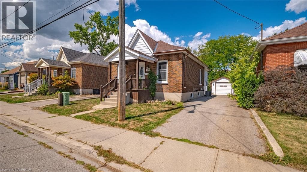 35 SALISBURY AVENUE — photo 2