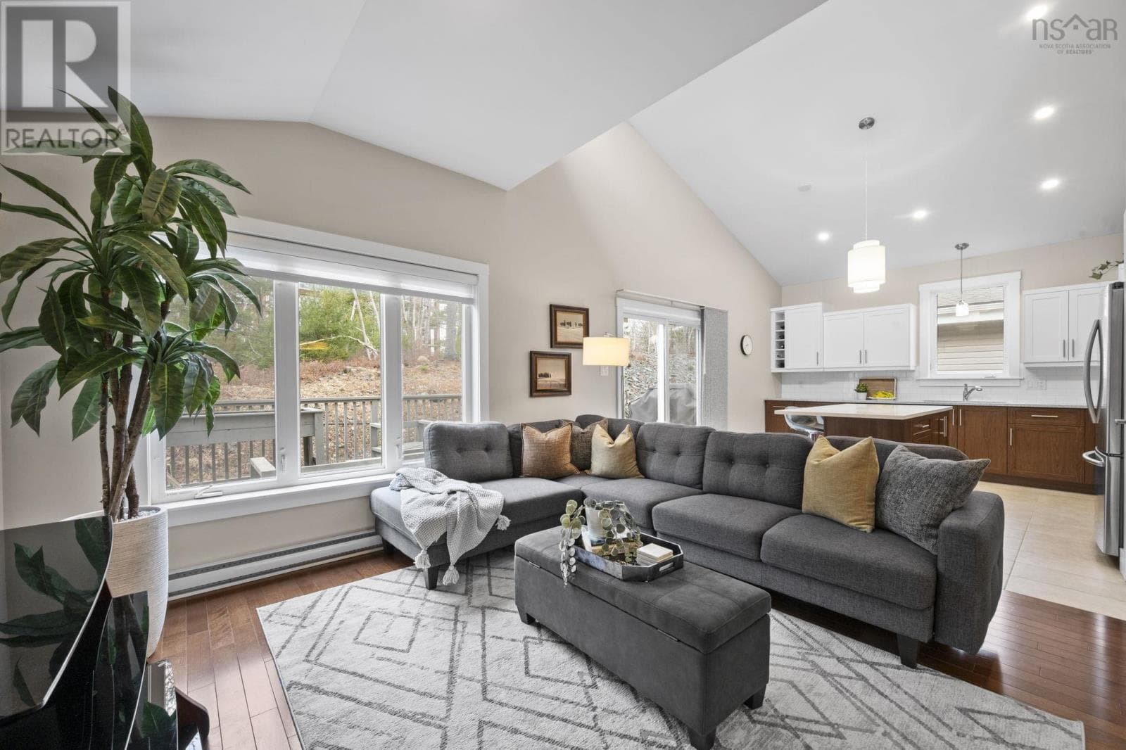 100 ARMENIA DRIVE — photo 5