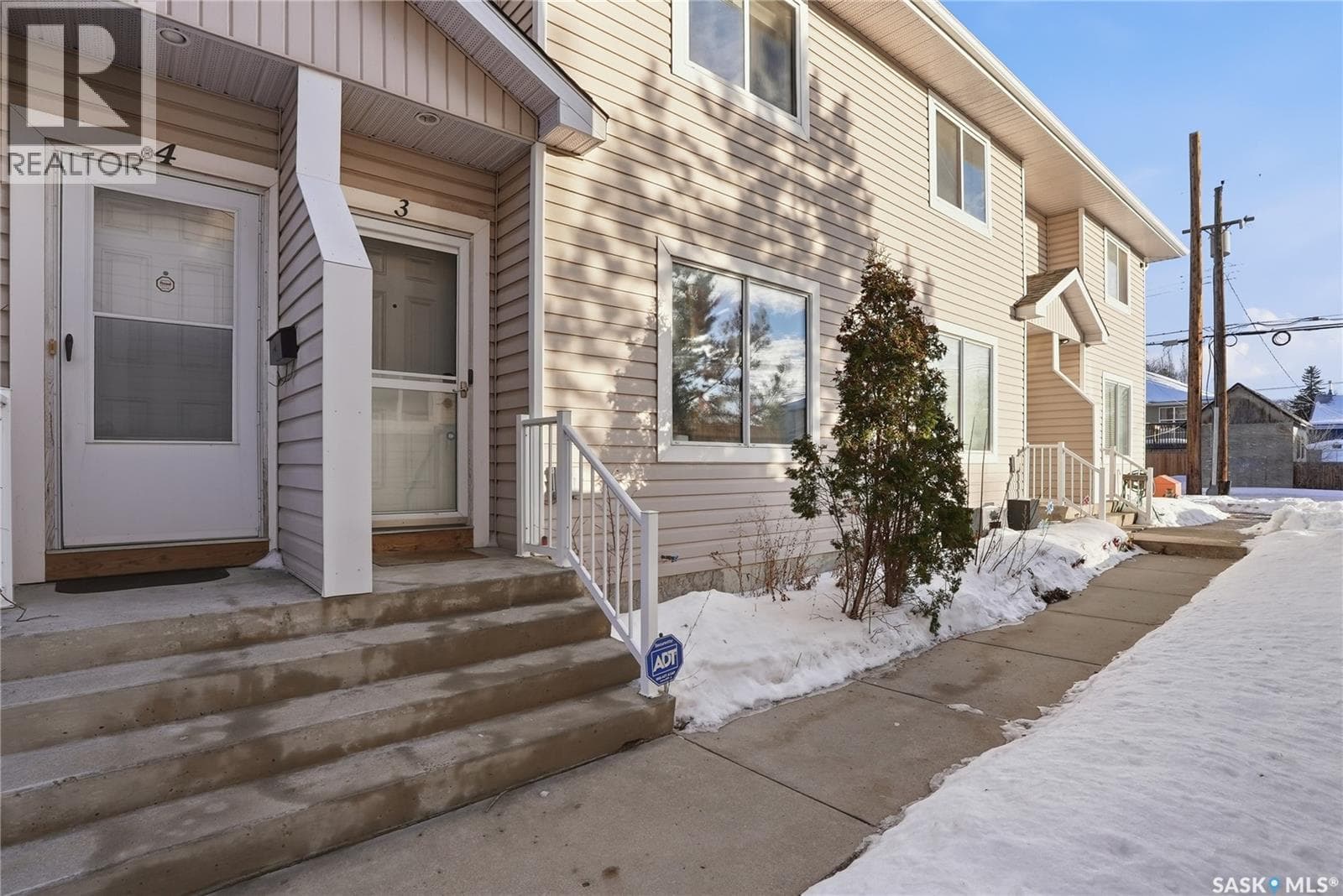 3 802 K AVENUE NORTH in Westmount