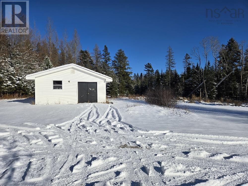 111 MAXNER DRIVE — photo 2