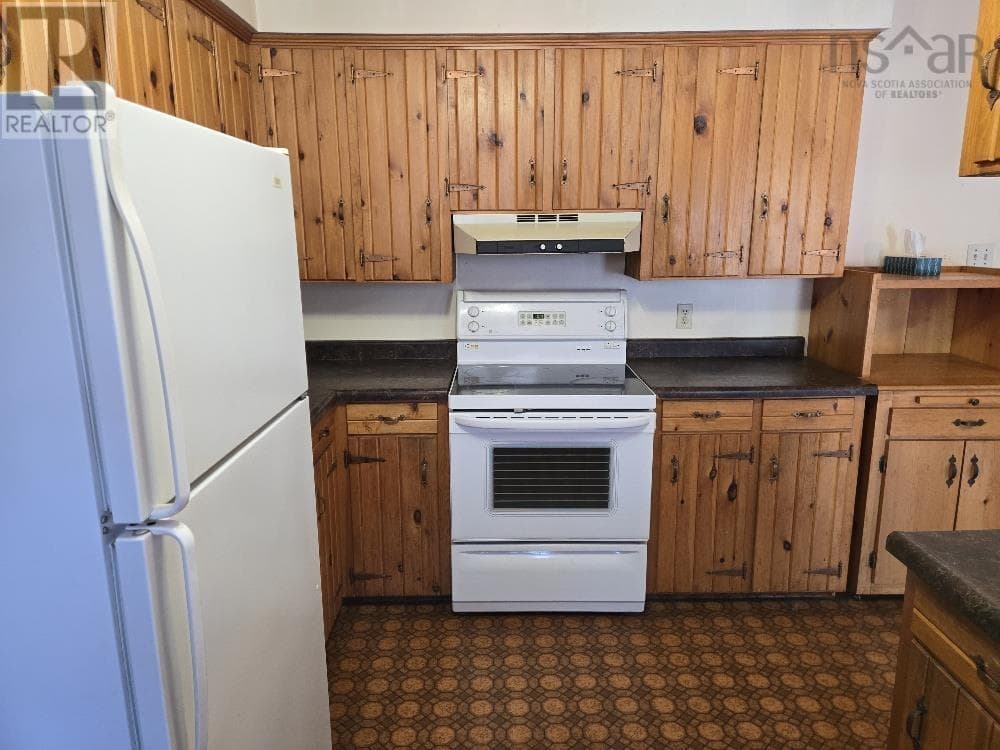 111 MAXNER DRIVE — photo 4