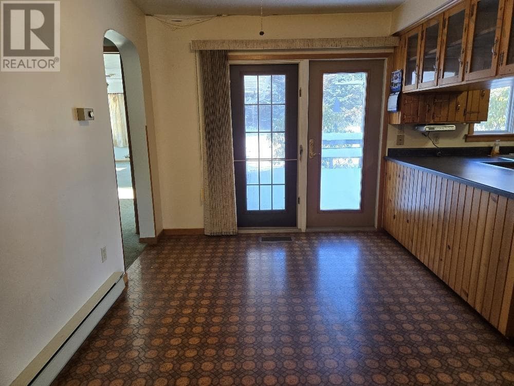 111 MAXNER DRIVE — photo 5