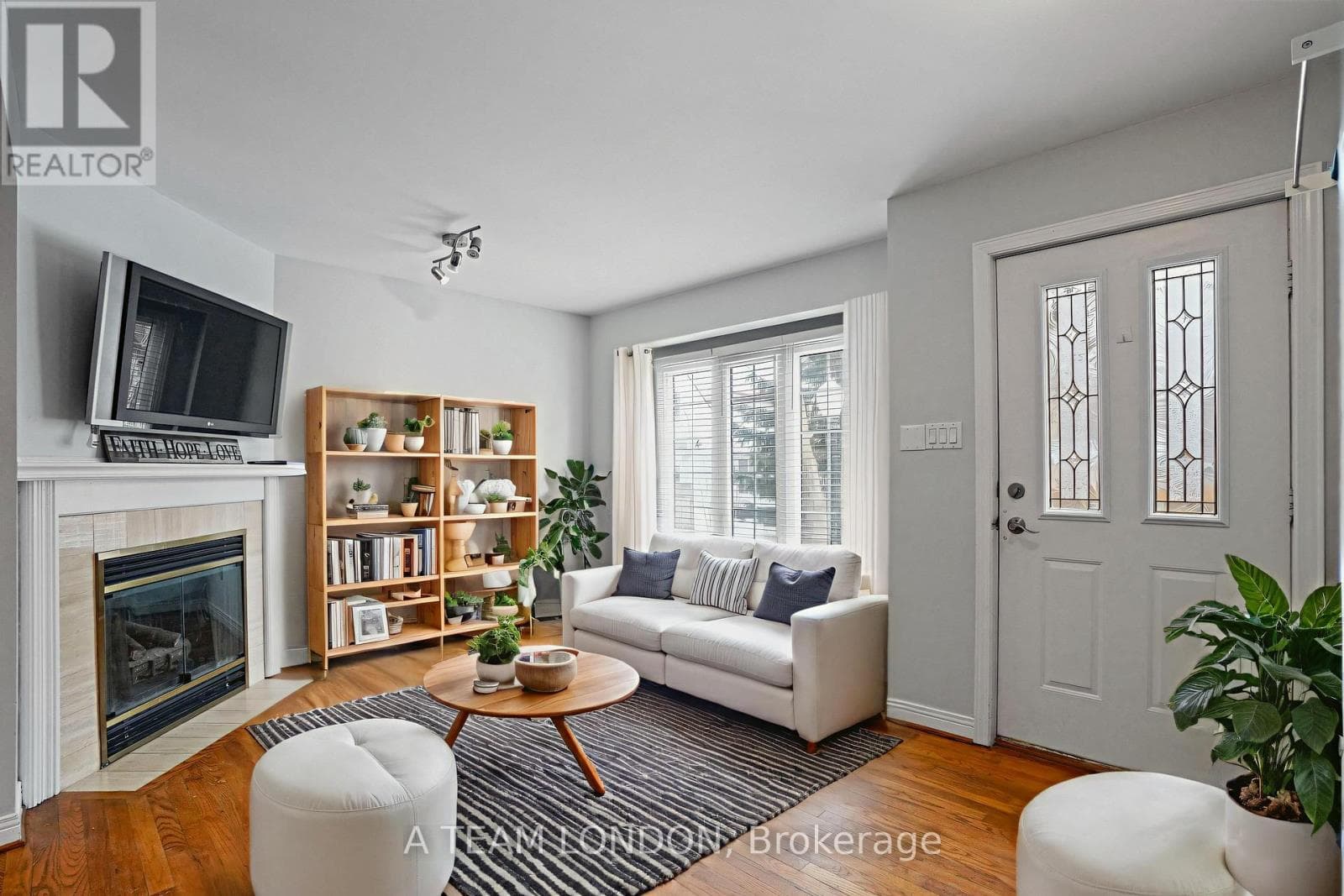 3 - 39 REGINA STREET — photo 3