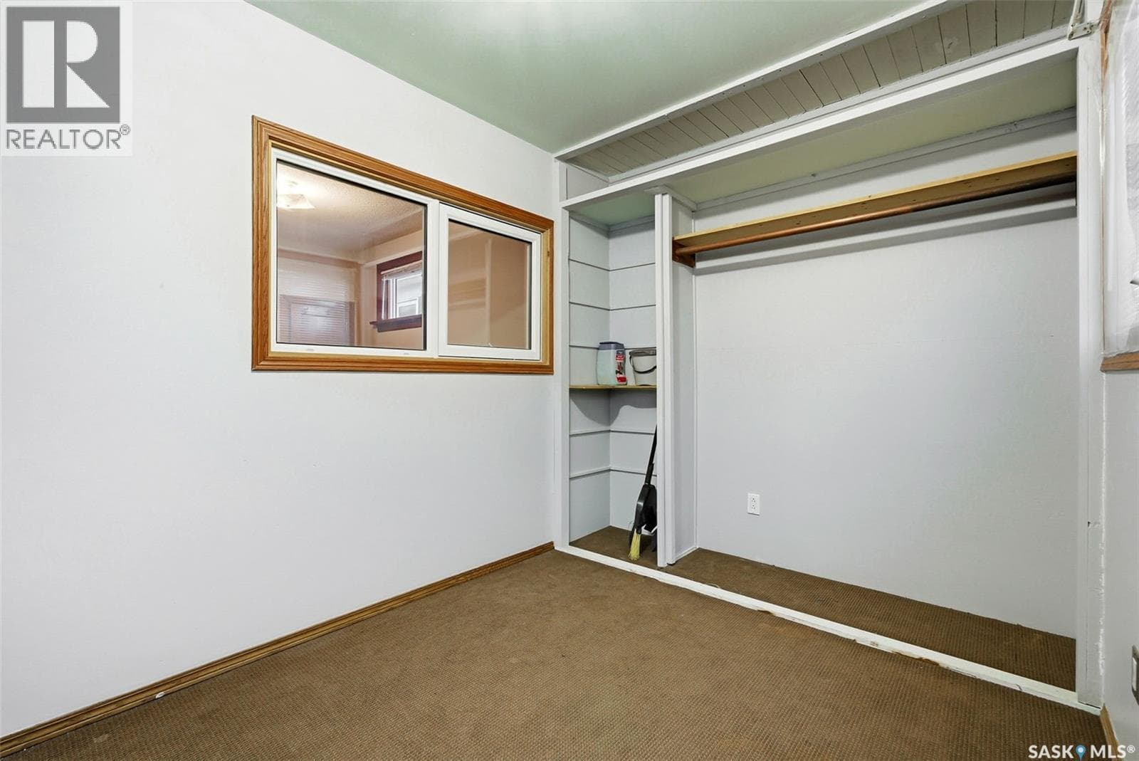 1320 ATHOL STREET — photo 4
