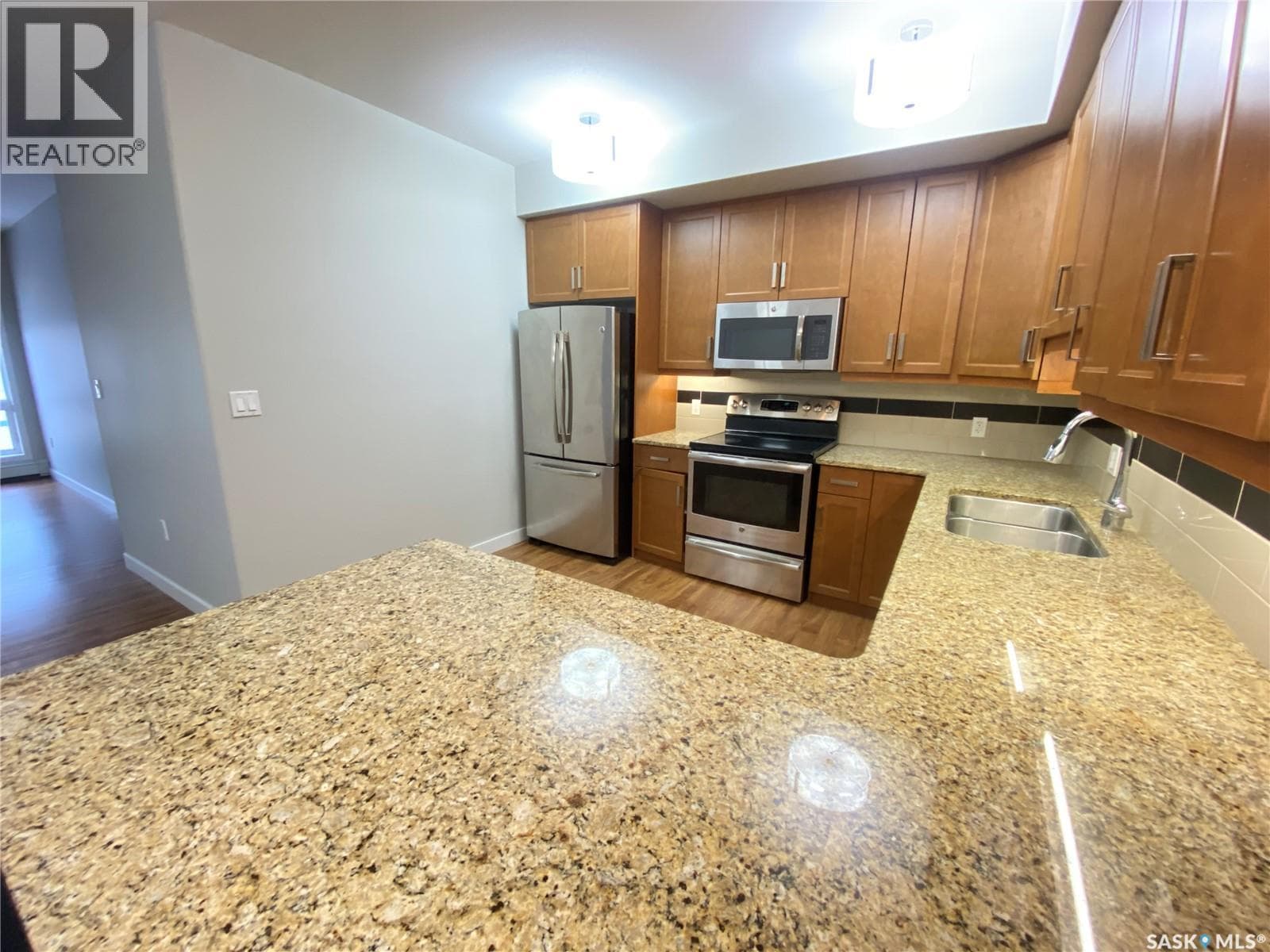 106 339 Morrison DRIVE — photo 2