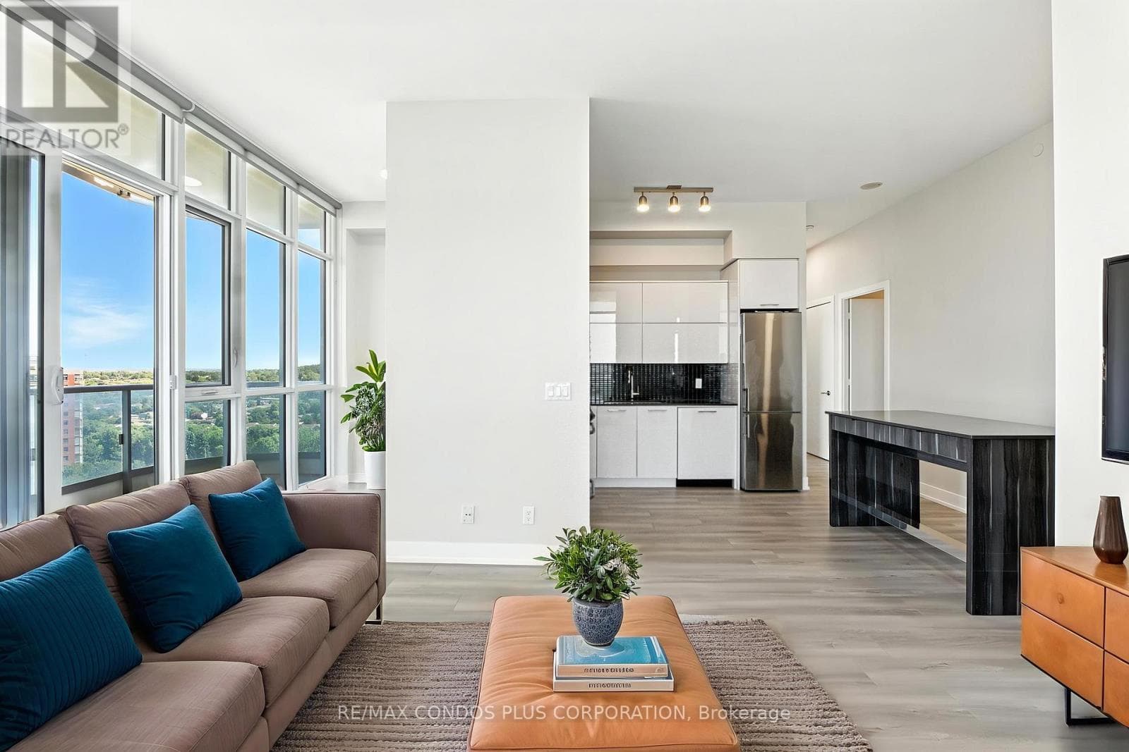 LPH15 - 9471 YONGE STREET in Richmond Hill C