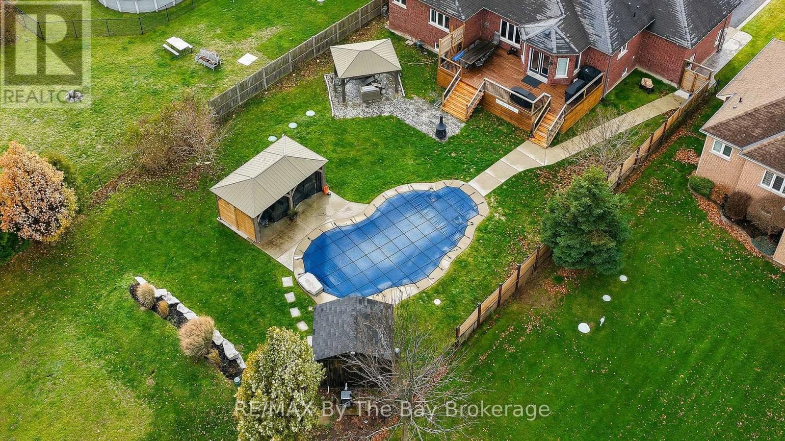 17 BASSWOOD DRIVE — photo 2