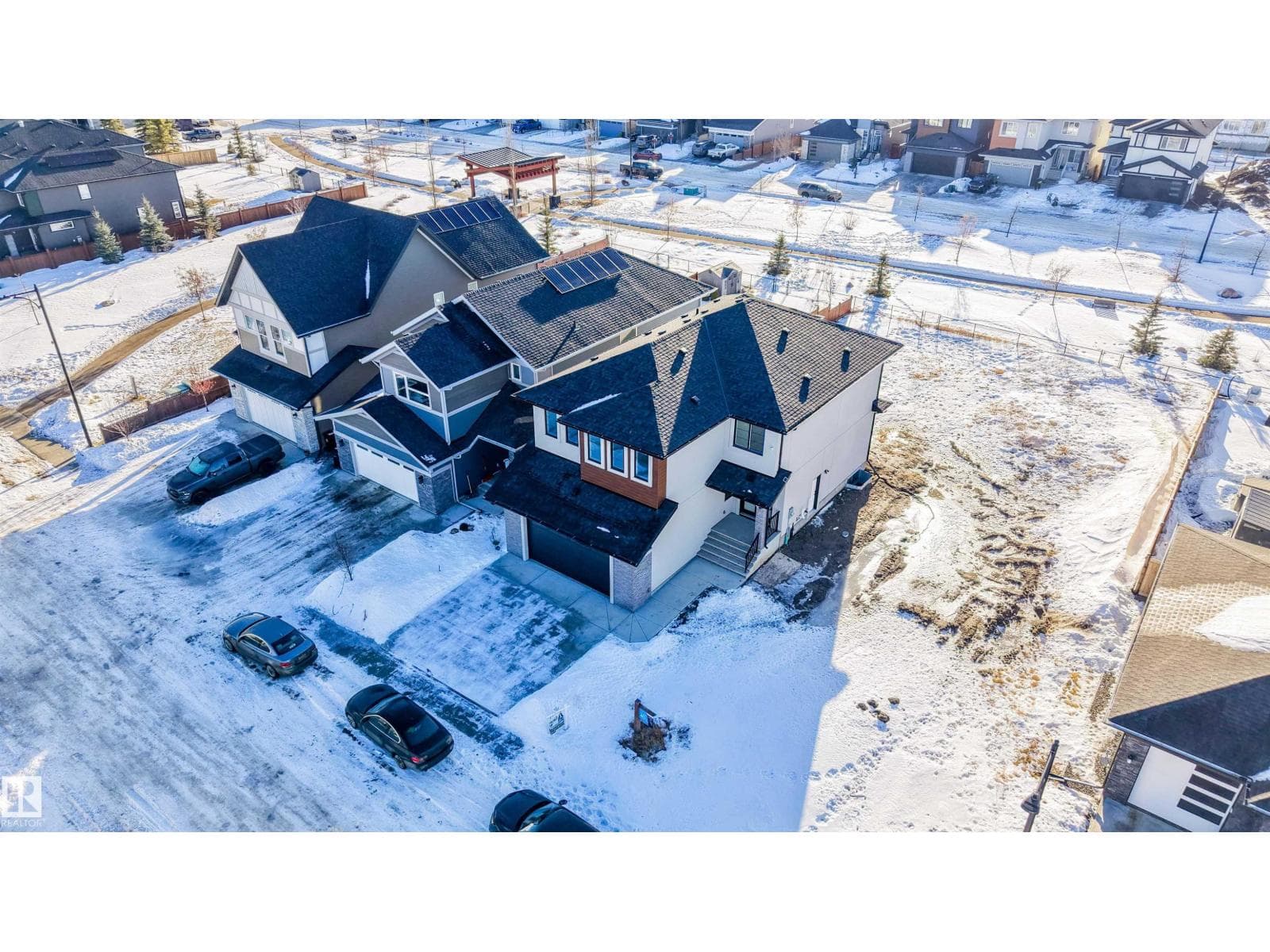 165 Edgewater Cir — photo 4