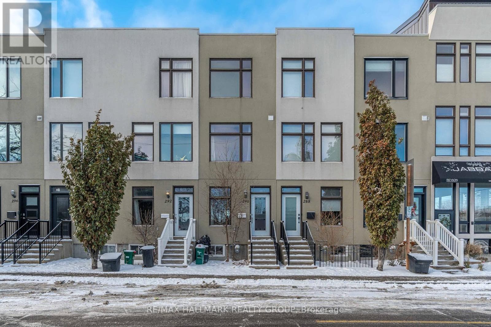 290 CAMBRIDGE STREET NORTH in WEST CENTRETOWN