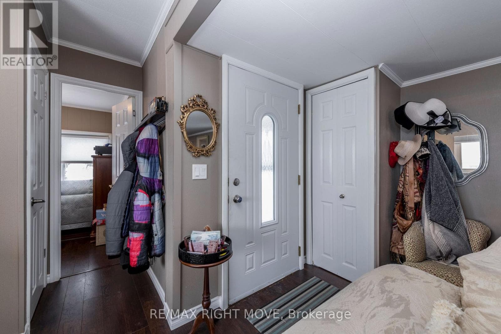 32 CAMERON DRIVE — photo 2