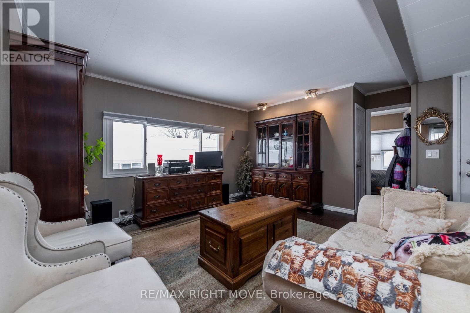 32 CAMERON DRIVE — photo 3