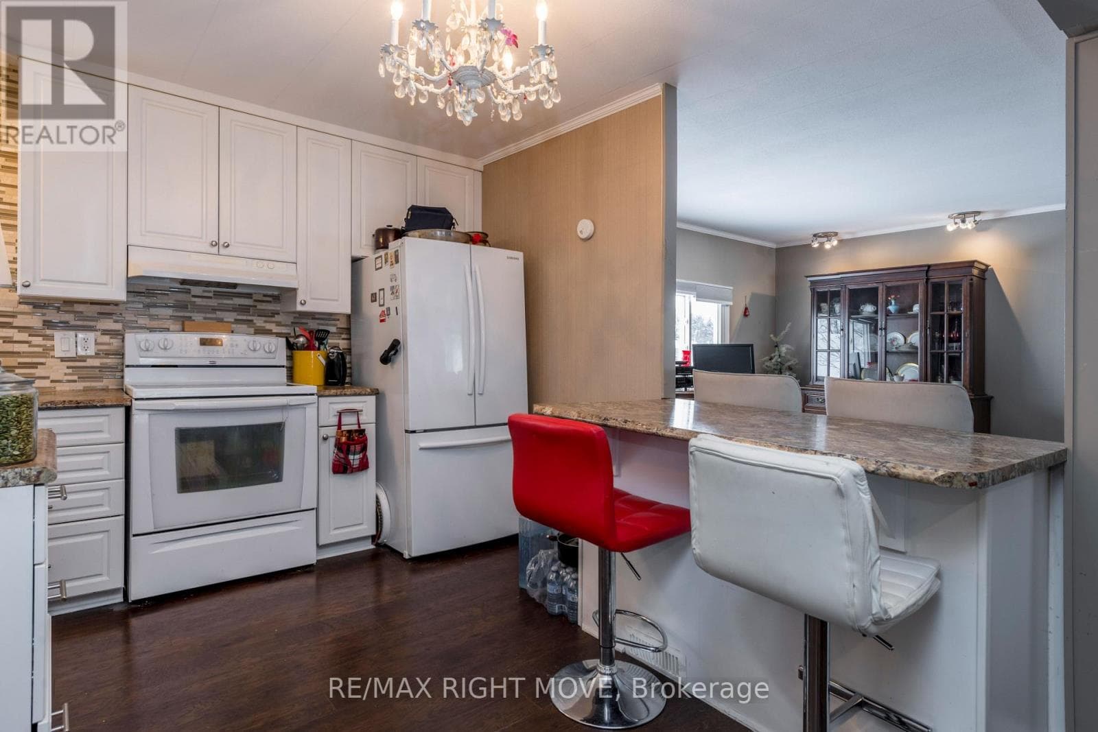32 CAMERON DRIVE — photo 5