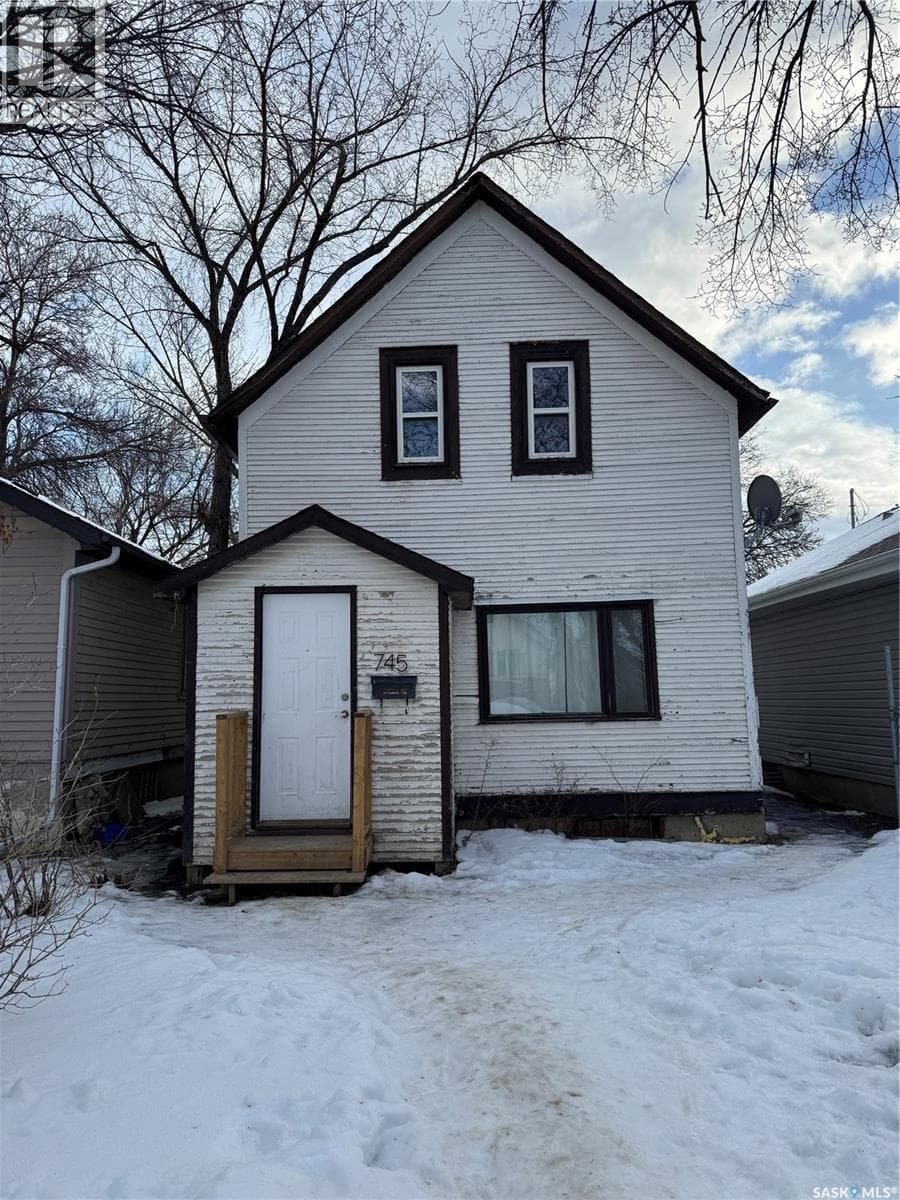 745 ATHOL STREET in Washington Park