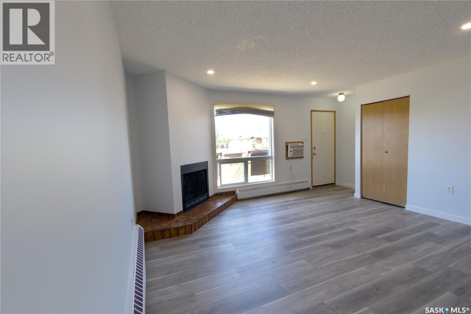 209 2931 Harding STREET — photo 5