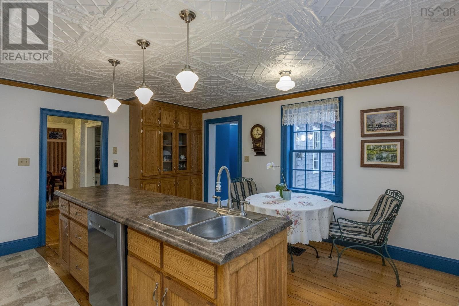 5315 GRANVILLE ROAD — photo 4