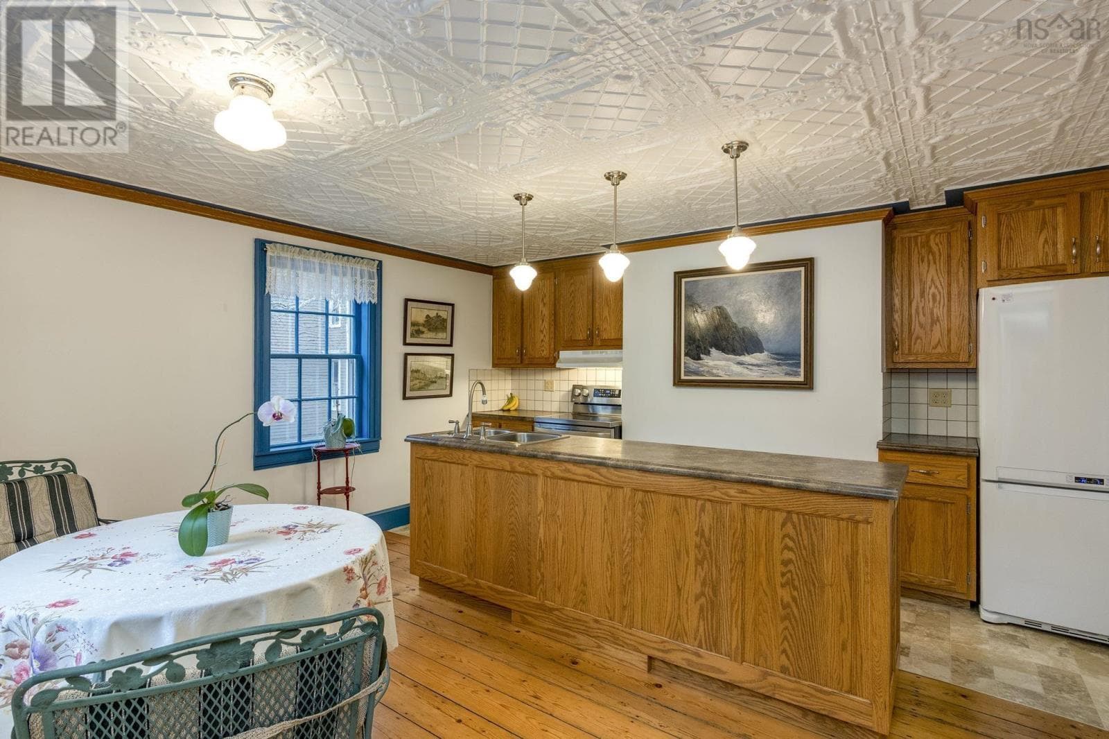 5315 GRANVILLE ROAD — photo 3