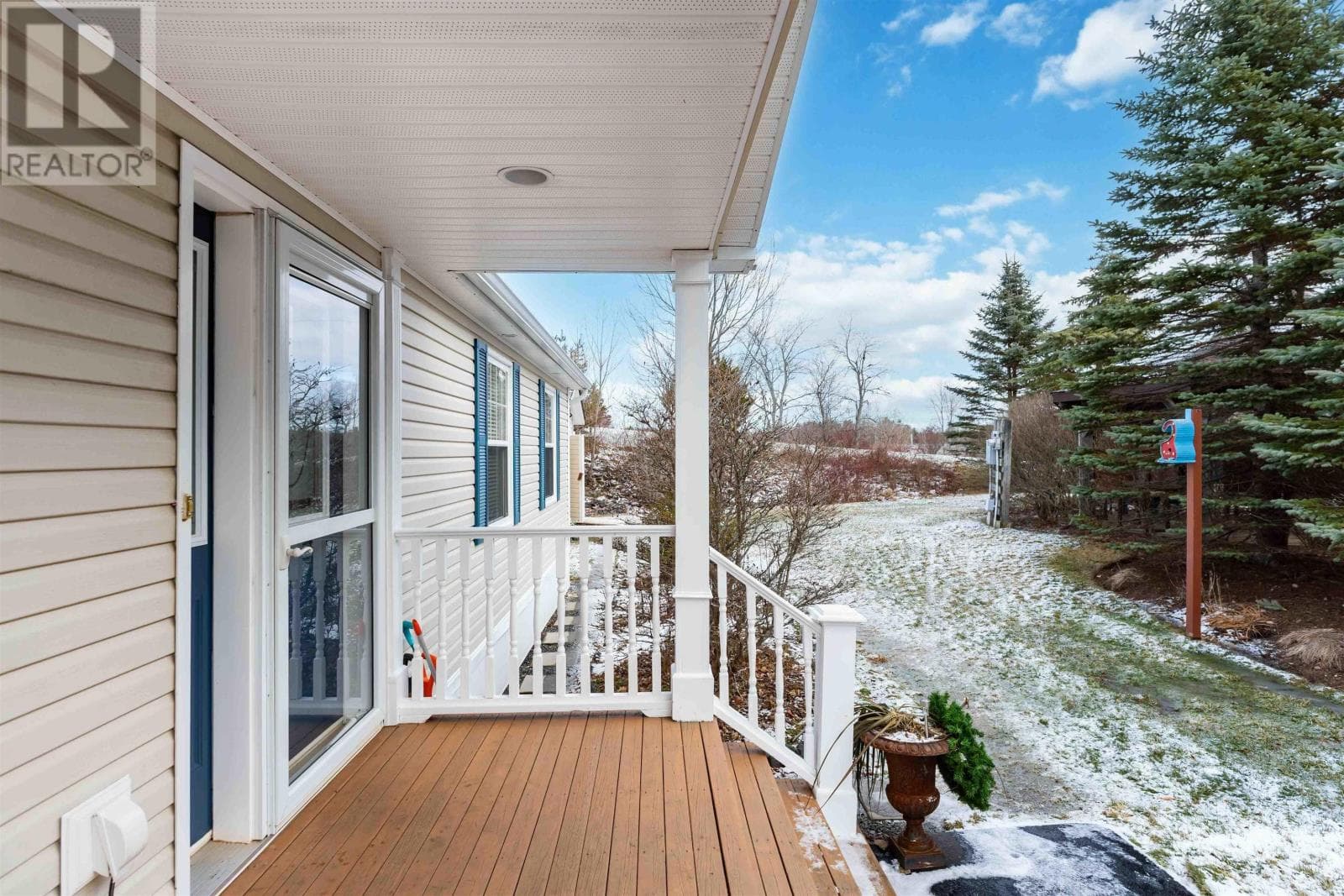 8 IRVEN DRIVE — photo 4