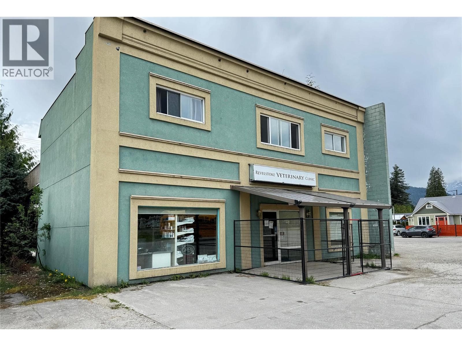 717 Victoria Road in 