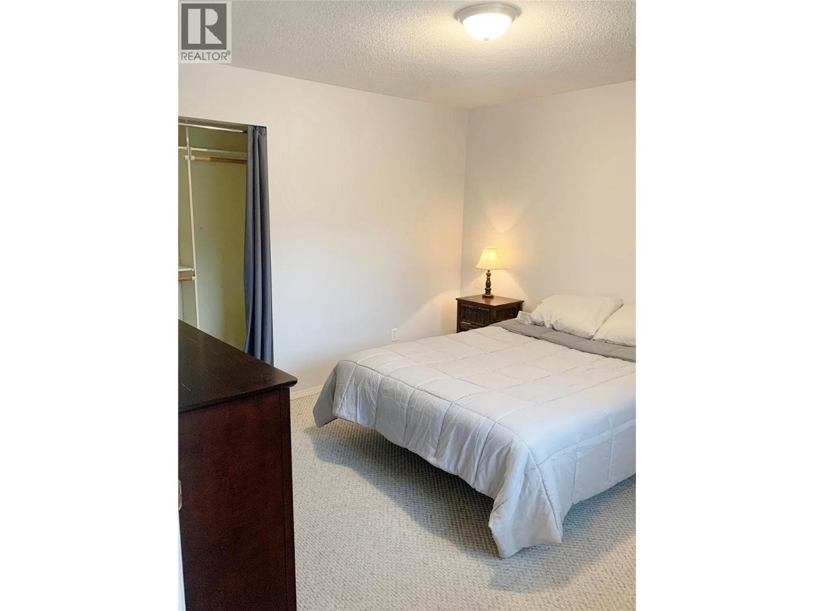 717 Victoria Road, Interior REALTORS® — photo 4