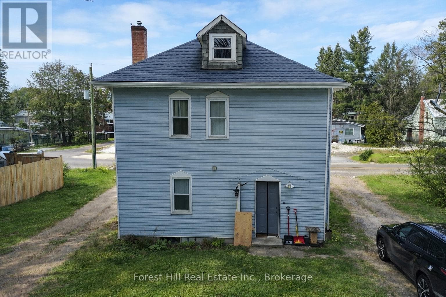 132 RICHARD STREET — photo 2