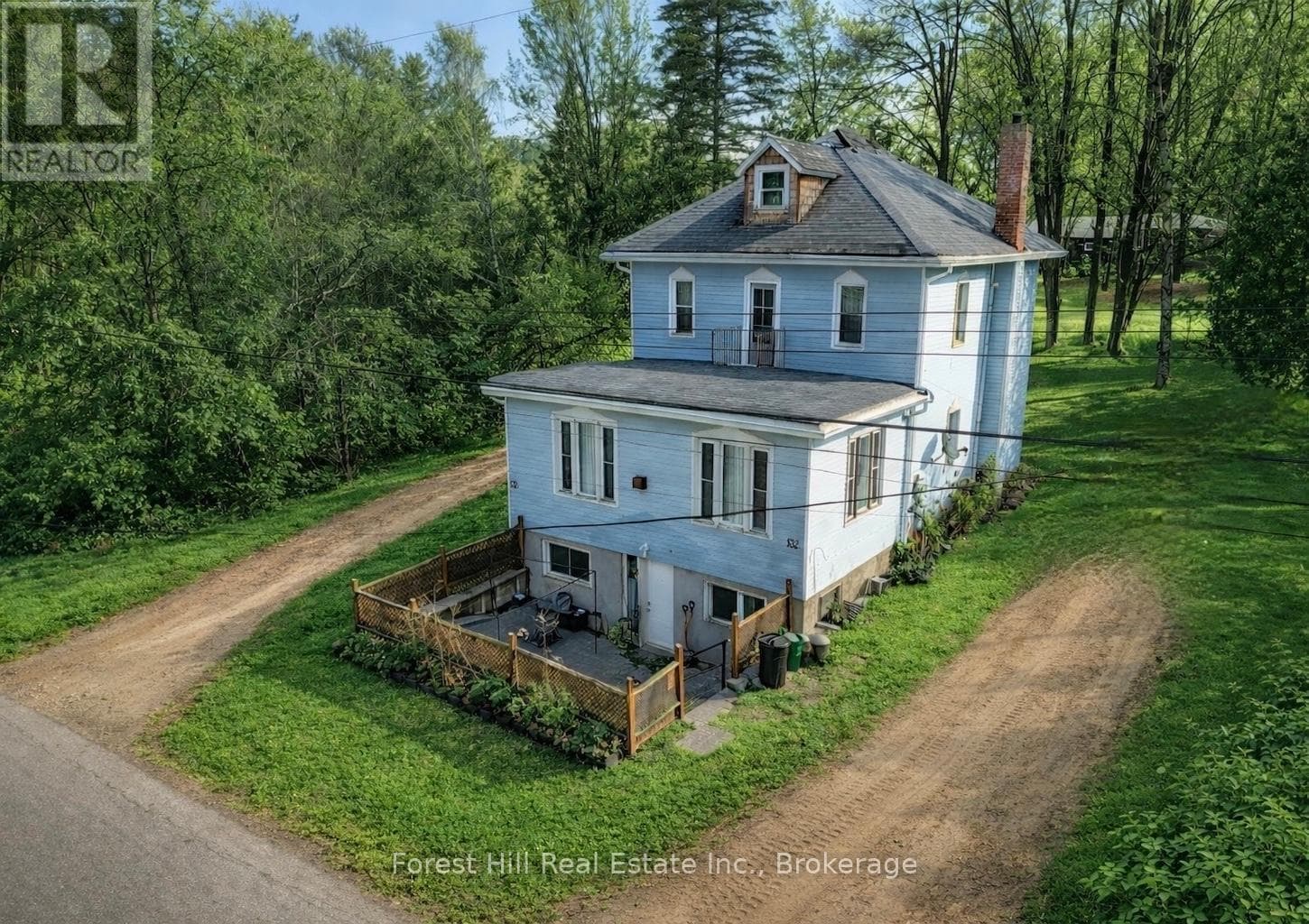 132 RICHARD STREET — photo 4