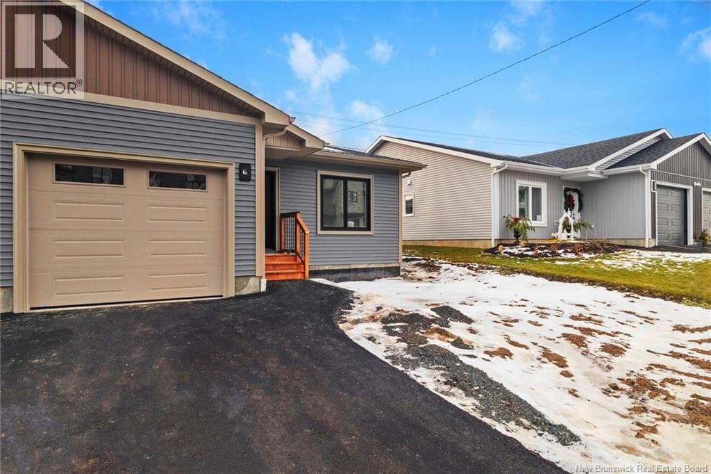 93 Attenborough Drive — photo 3
