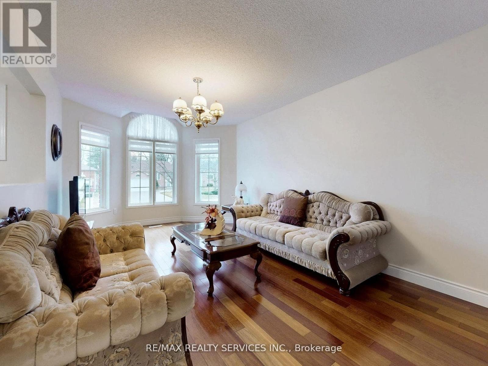 10 BUSH CRESCENT — photo 3
