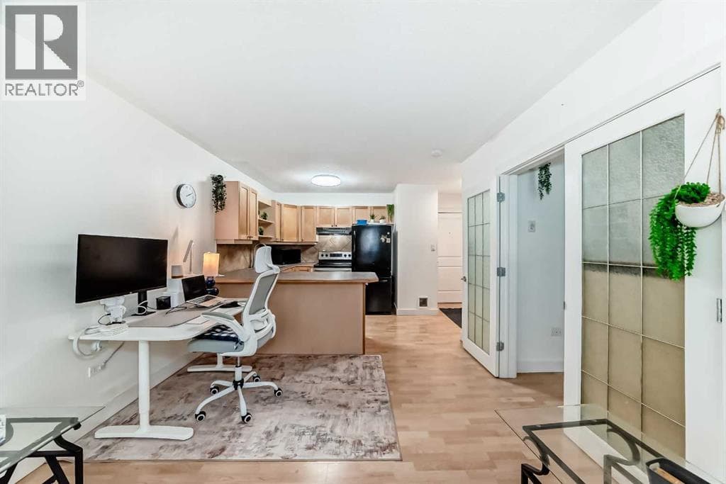 8, 310 22 Avenue SW — photo 3