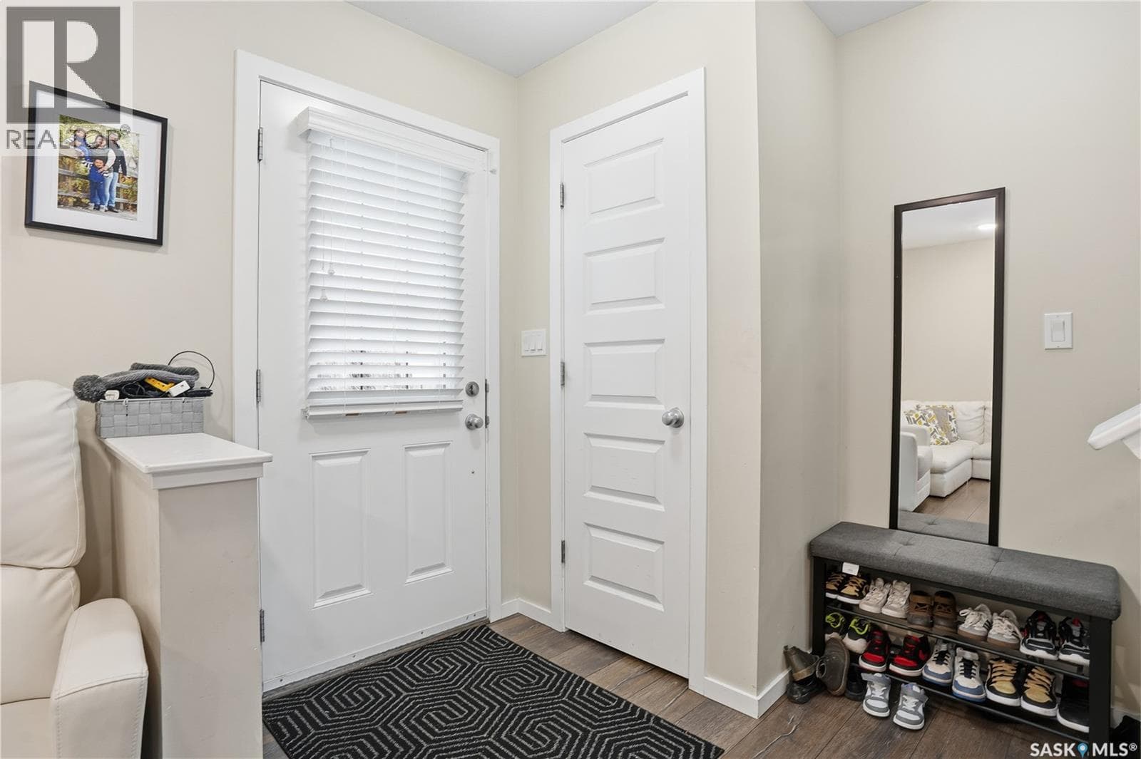 7904 CANOLA AVENUE — photo 3