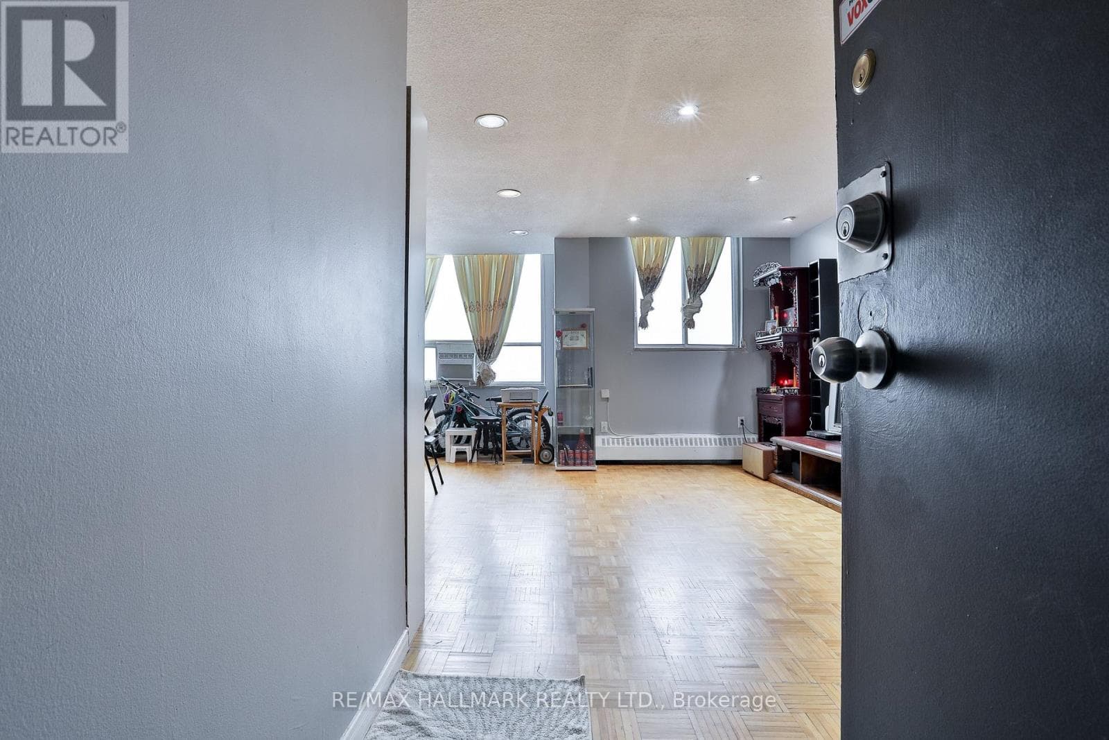 1214 - 50 LOTHERTON PATHWAY — photo 4