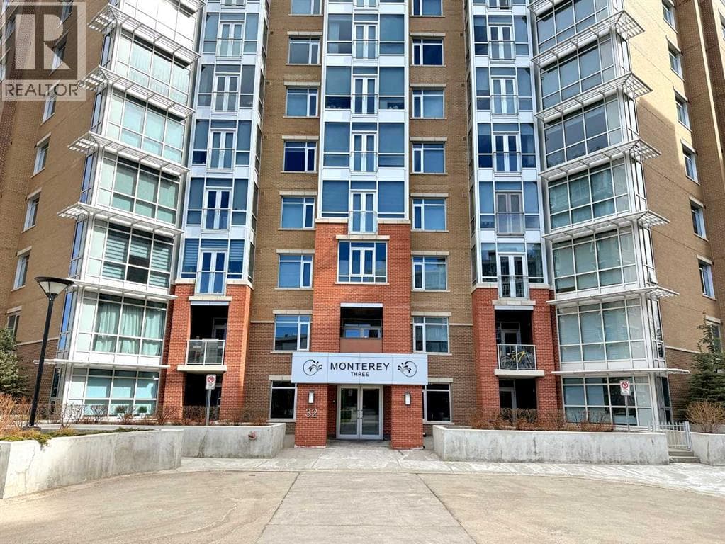 807, 32 Varsity Estates Circle NW — photo 2