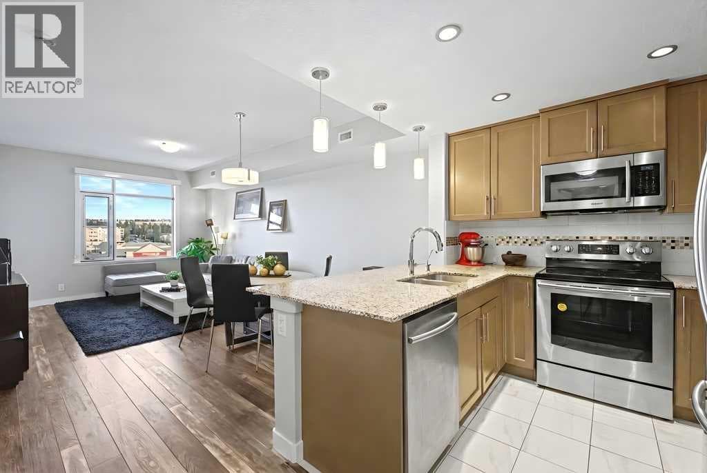 807, 32 Varsity Estates Circle NW — photo 3