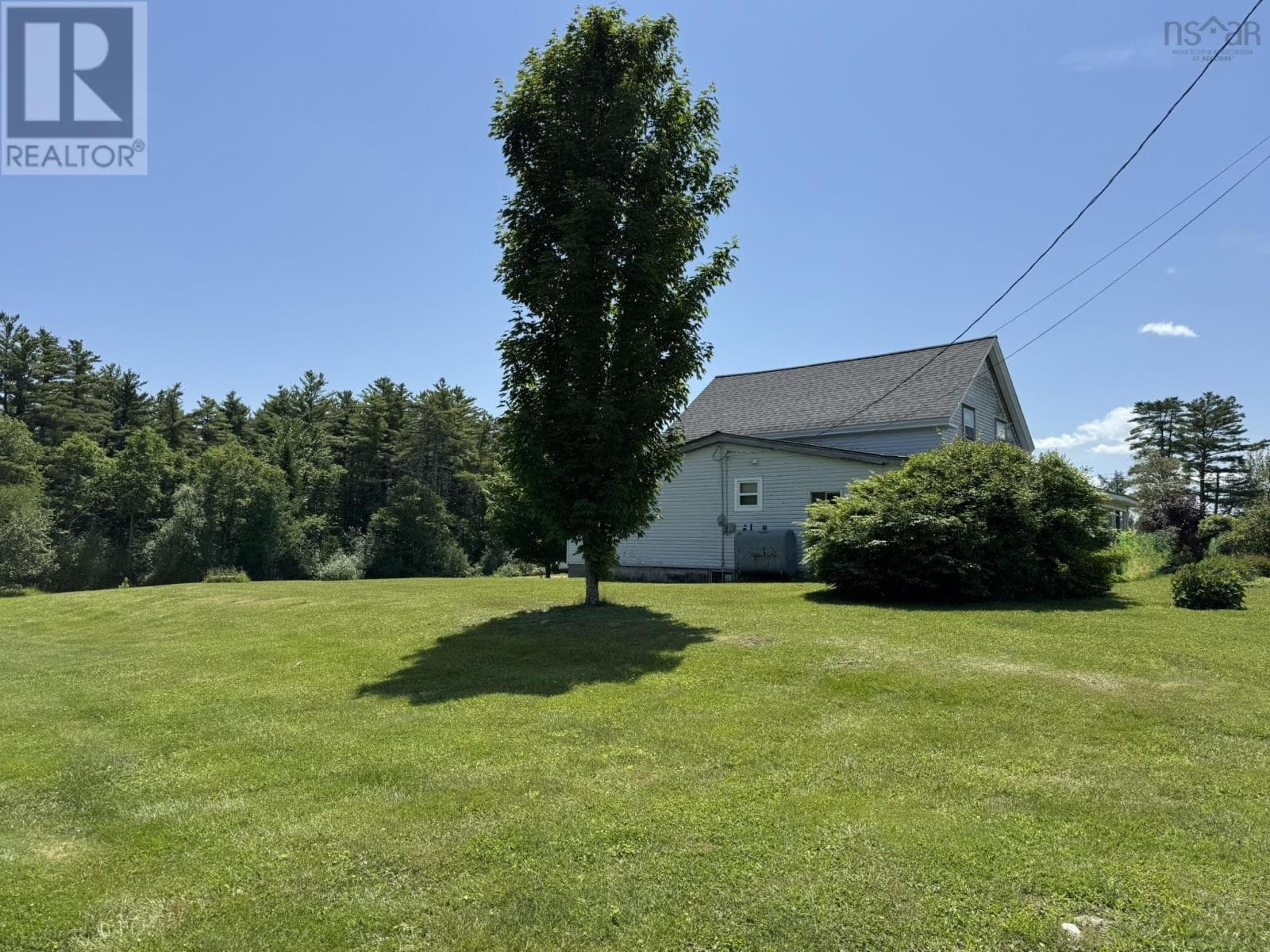 185 WEST CALEDONIA ROAD — photo 2