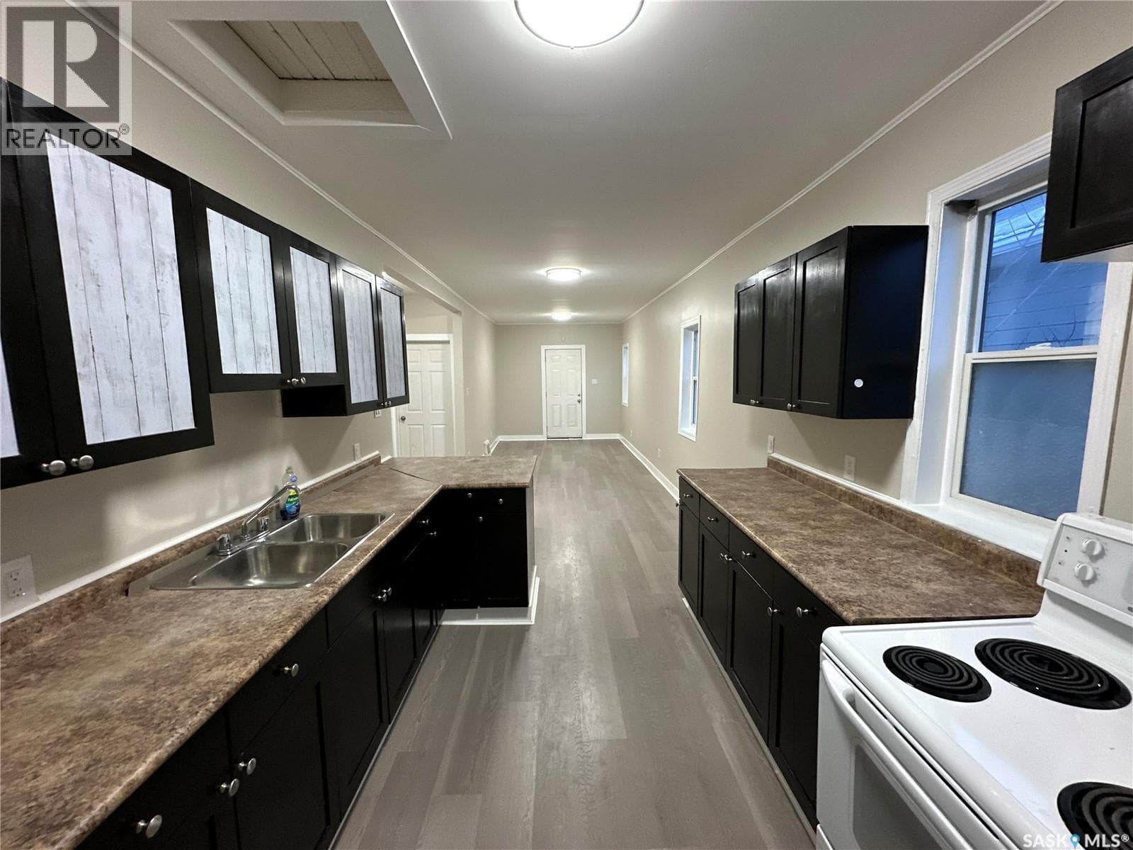 1416 WASCANA STREET — photo 2