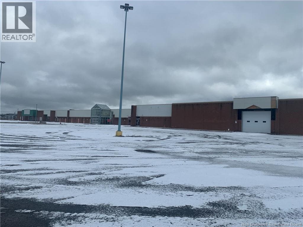 110 PLAZA BOULEVARD — photo 2