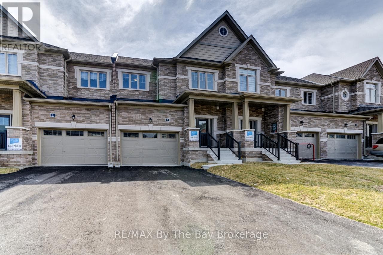 8 FEDERICA CRESCENT — photo 2